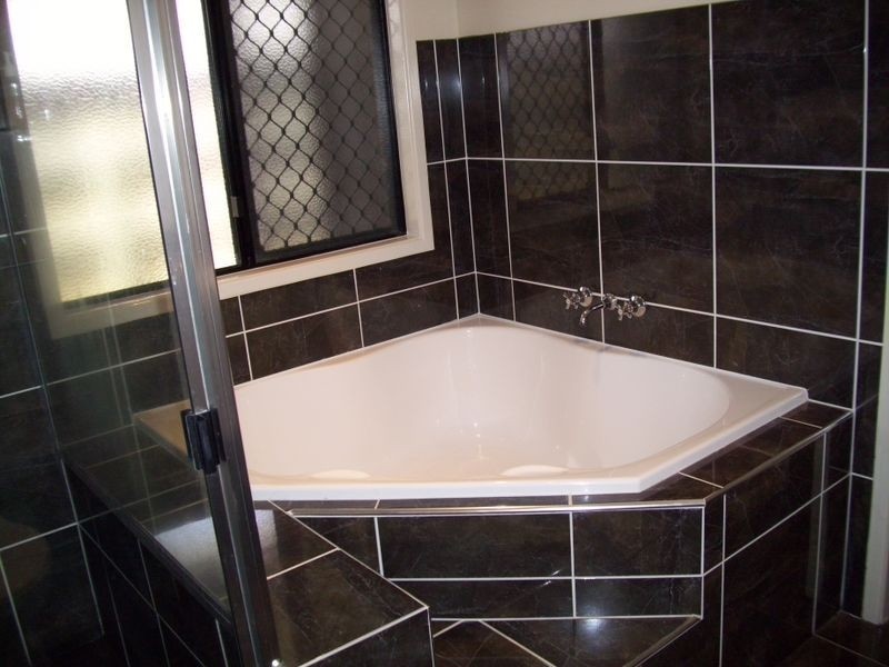 25 Aird Avenue, Kirwan QLD 4817