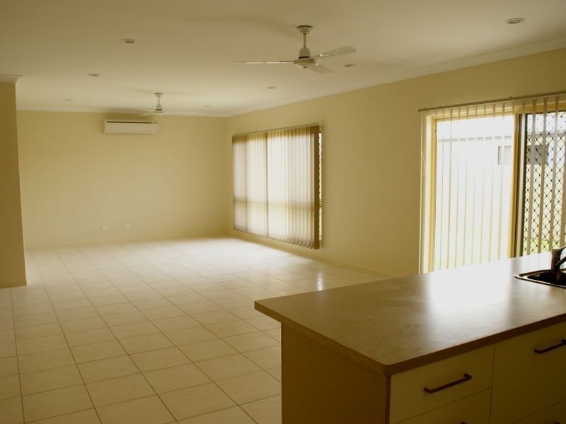 5 Yamacutta Ct North Shore, Burdell QLD 4818