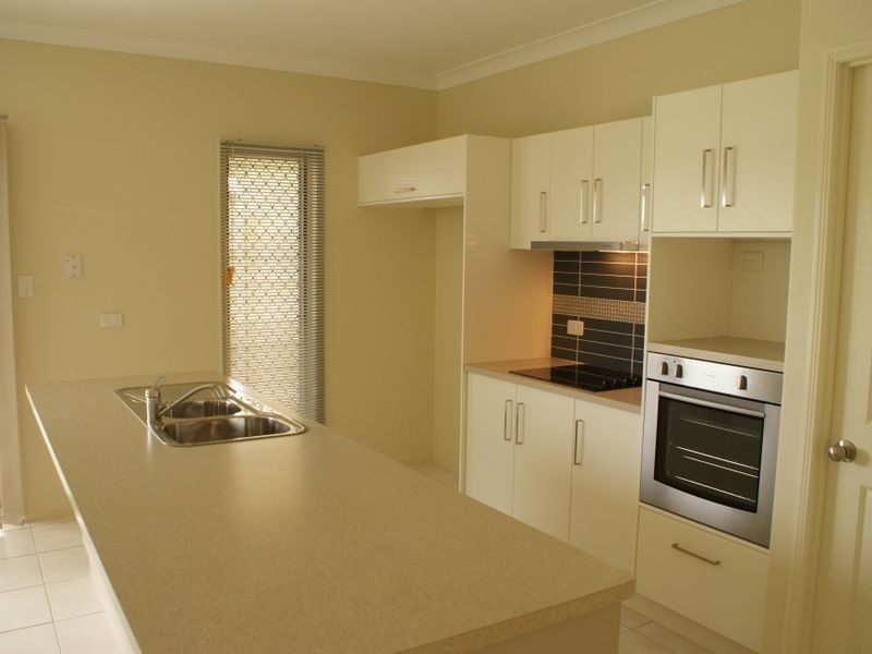 5 Yamacutta Ct North Shore, Burdell QLD 4818