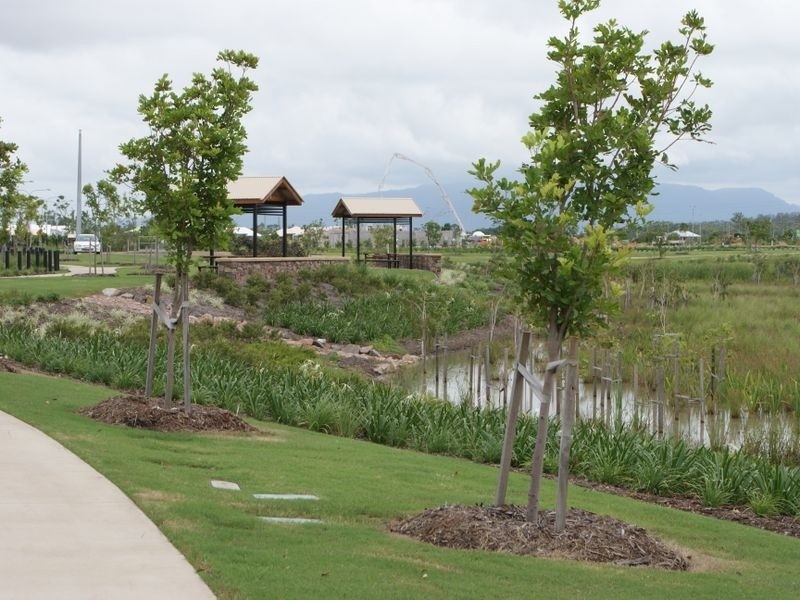 5 Yamacutta Ct North Shore, Burdell QLD 4818