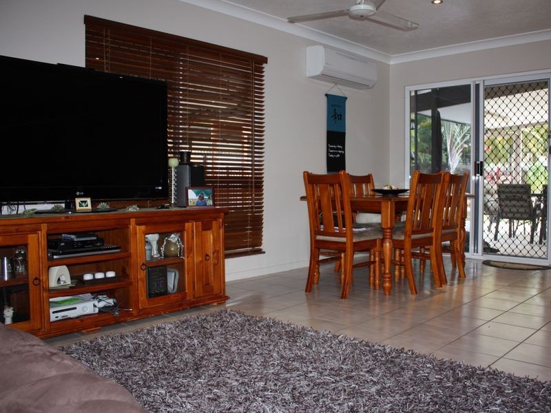 8 Feeney Avenue, Rasmussen QLD 4815
