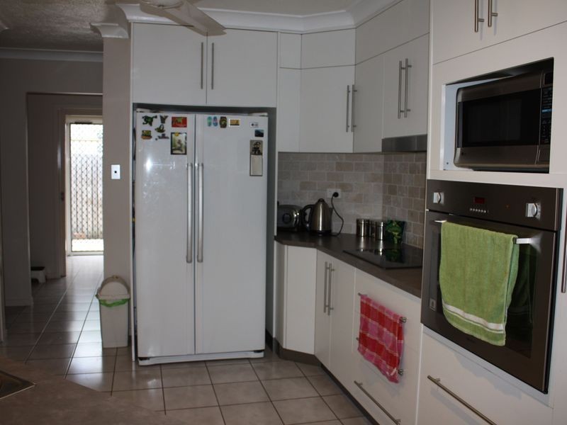 8 Feeney Avenue, Rasmussen QLD 4815