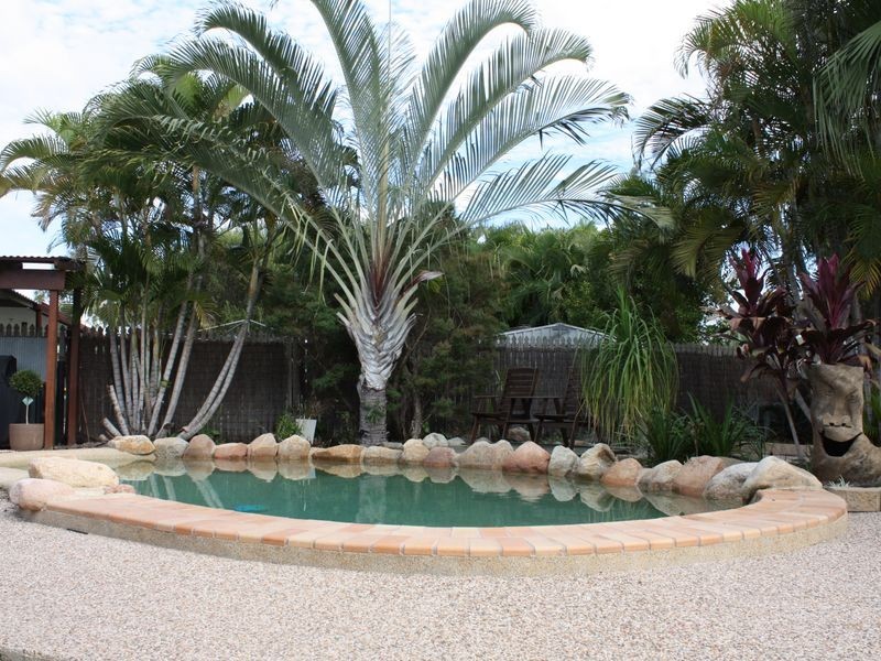 8 Feeney Avenue, Rasmussen QLD 4815