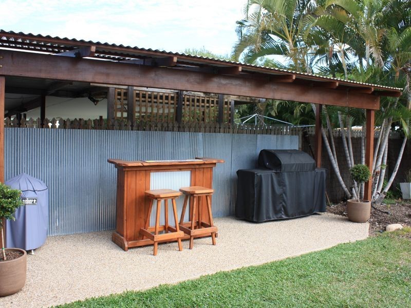 8 Feeney Avenue, Rasmussen QLD 4815