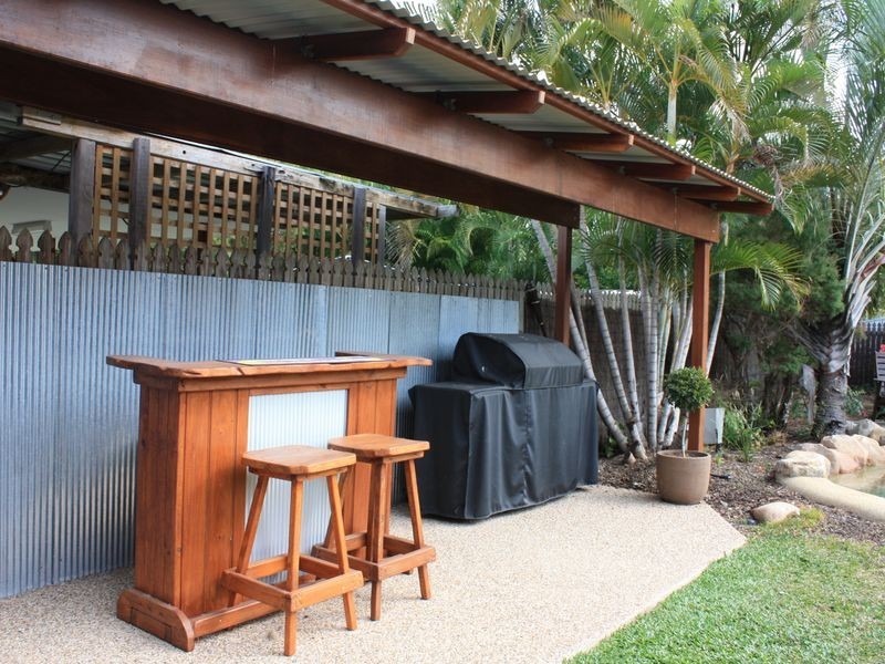 8 Feeney Avenue, Rasmussen QLD 4815