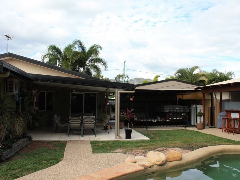 8 Feeney Avenue, Rasmussen QLD 4815