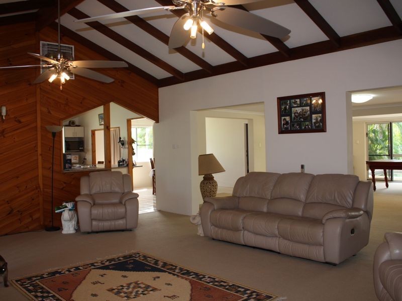 9 Flagstone Ave, Rangewood QLD 4817