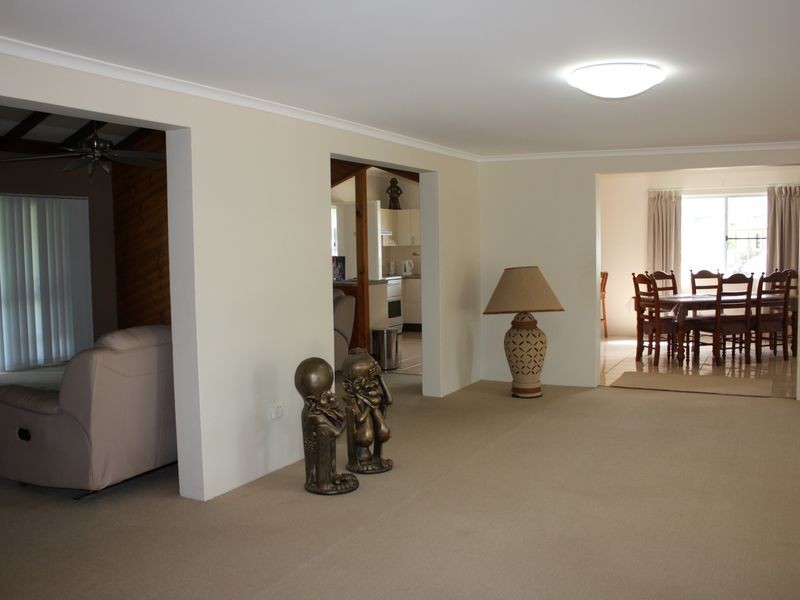 9 Flagstone Ave, Rangewood QLD 4817