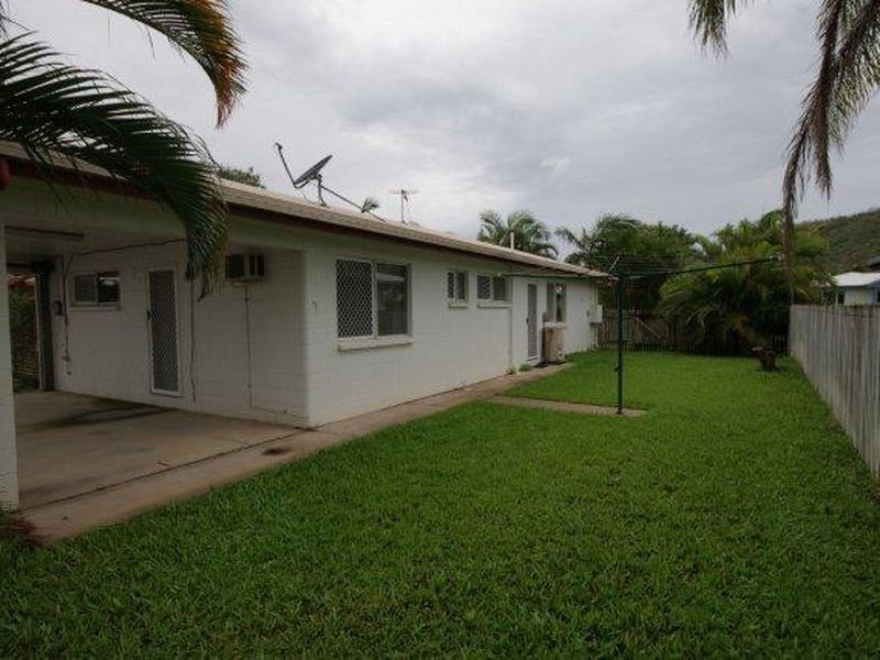 1 Lornsleigh Street, Mount Louisa QLD 4814