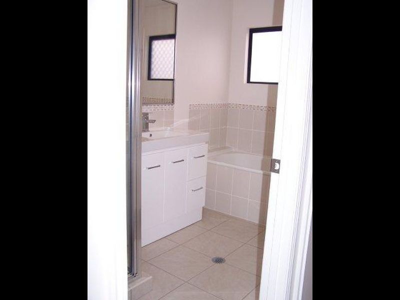 10 Apple Gum Avenue, Mount Low QLD 4818