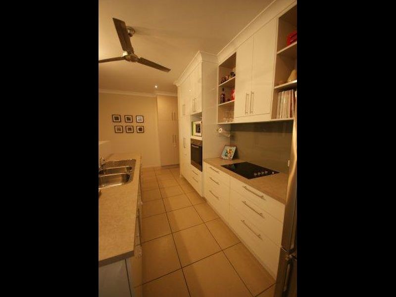 2 Braxton Circuit, Mount Louisa QLD 4814