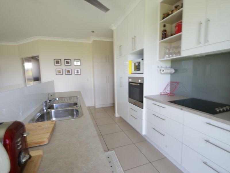 2 Braxton Circuit, Mount Louisa QLD 4814