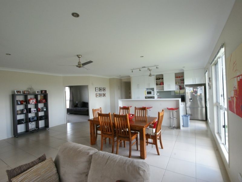 2 Braxton Circuit, Mount Louisa QLD 4814