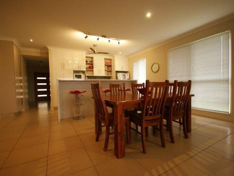 2 Braxton Circuit, Mount Louisa QLD 4814