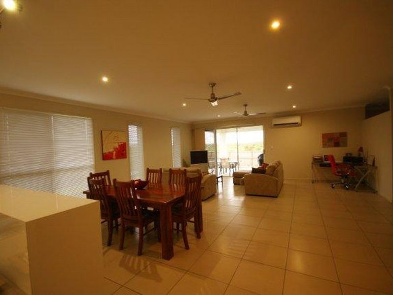 2 Braxton Circuit, Mount Louisa QLD 4814