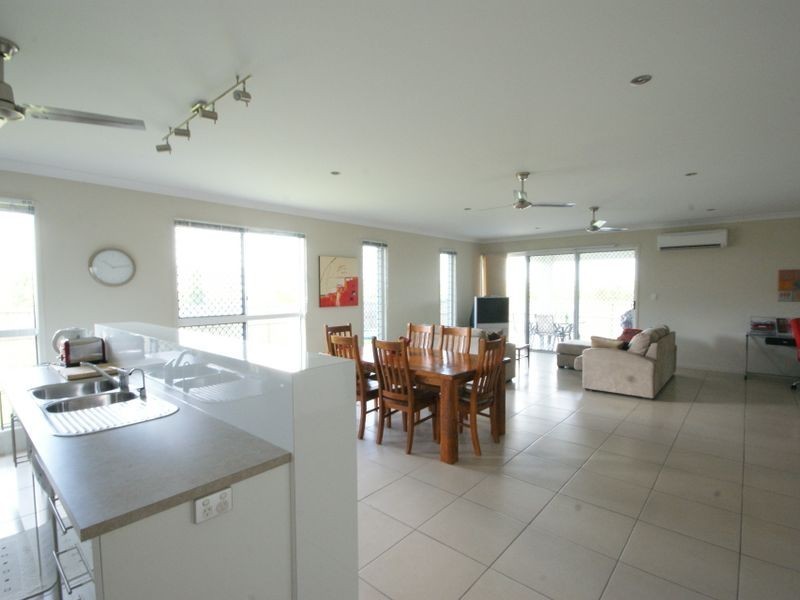 2 Braxton Circuit, Mount Louisa QLD 4814