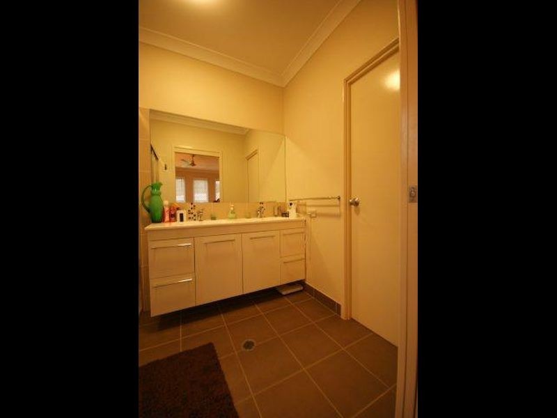 2 Braxton Circuit, Mount Louisa QLD 4814