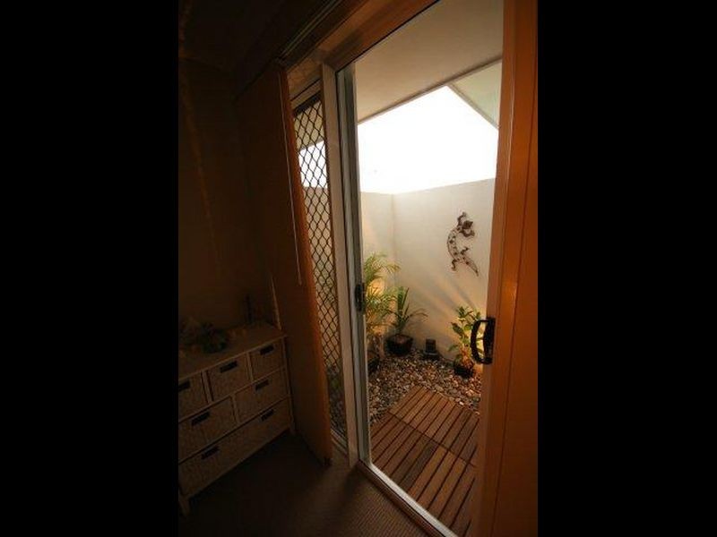 2 Braxton Circuit, Mount Louisa QLD 4814