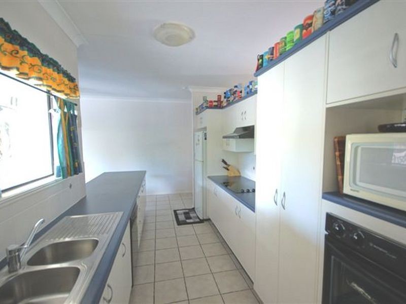 16 Heather Avenue, Rasmussen QLD 4815
