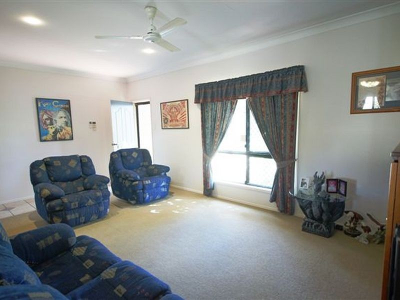 16 Heather Avenue, Rasmussen QLD 4815