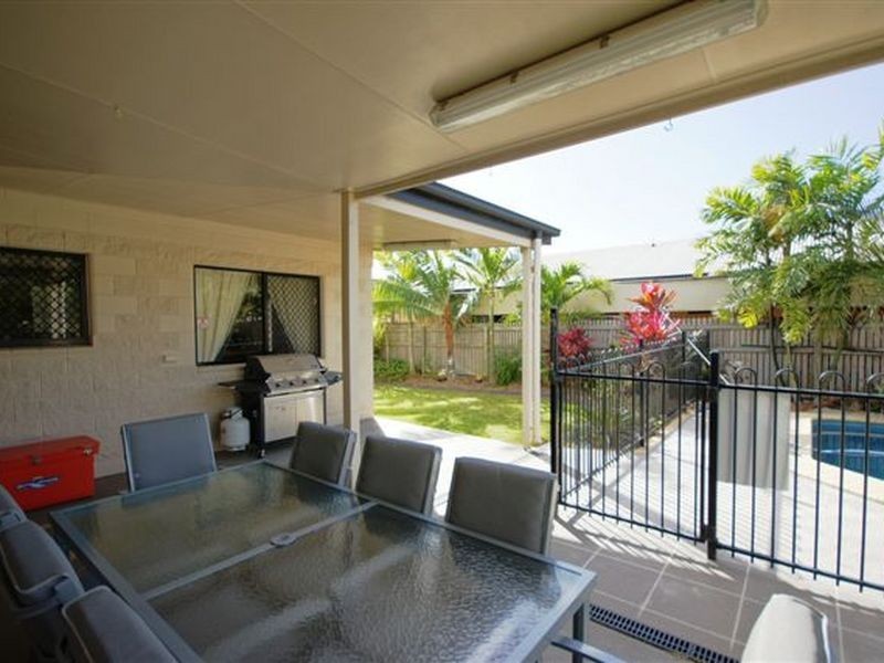 16 Heather Avenue, Rasmussen QLD 4815