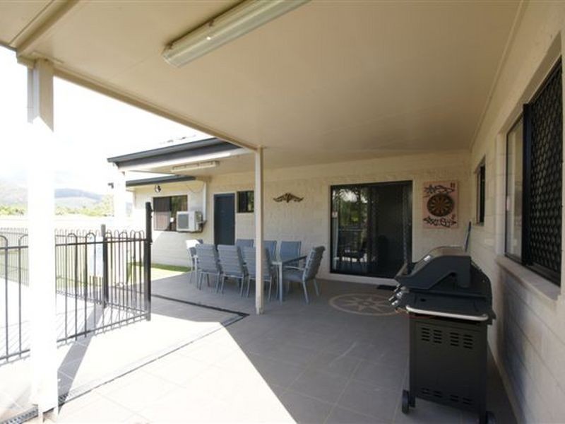16 Heather Avenue, Rasmussen QLD 4815