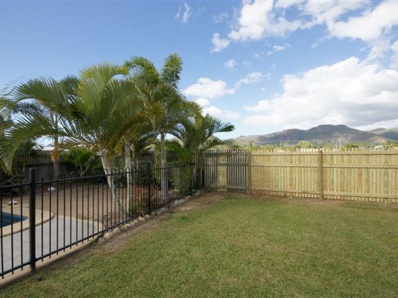 16 Heather Avenue, Rasmussen QLD 4815