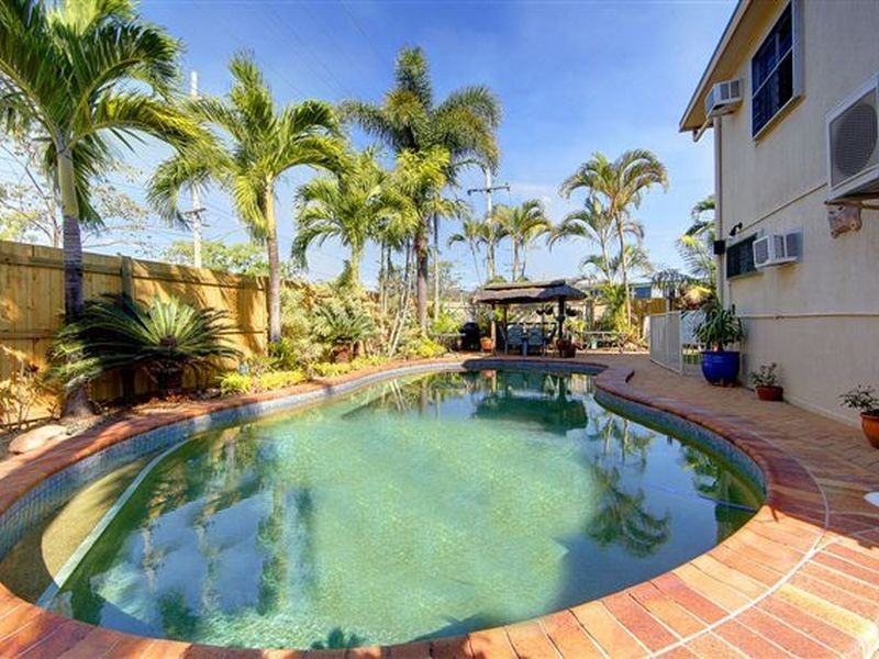 1 Nowland Avenue, Cranbrook QLD 4814