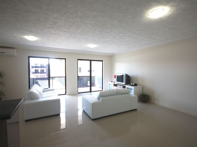 Units Angus Smith Drive, Douglas QLD 4814