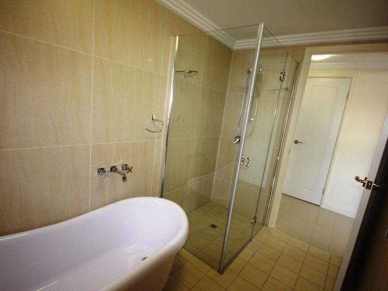 Units Angus Smith Drive, Douglas QLD 4814