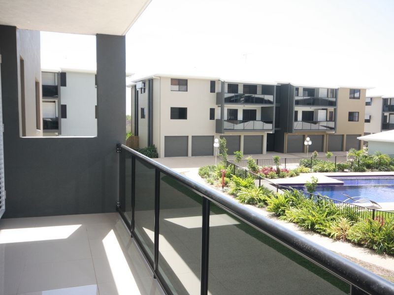 Units Angus Smith Drive, Douglas QLD 4814