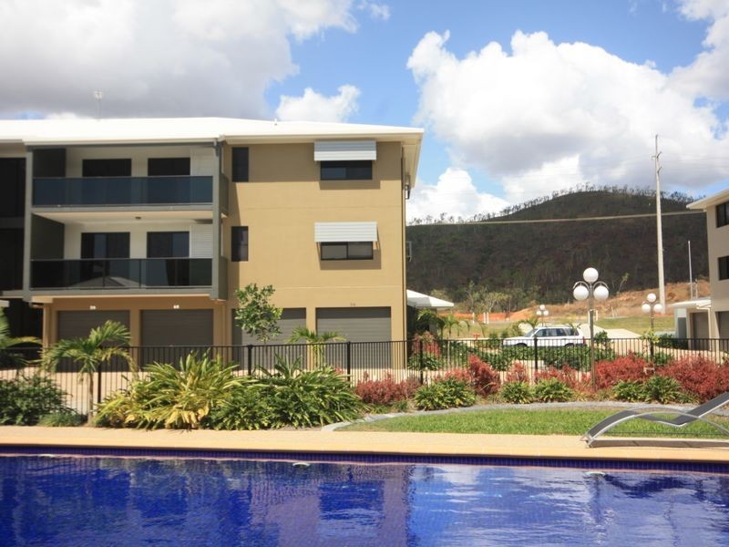 Units Angus Smith Drive, Douglas QLD 4814