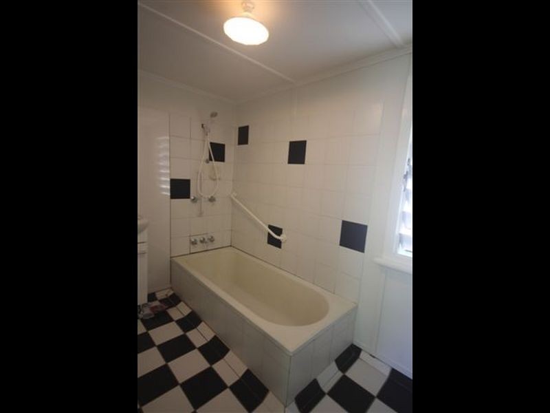 89 Robertson Street, Railway Estate QLD 4810