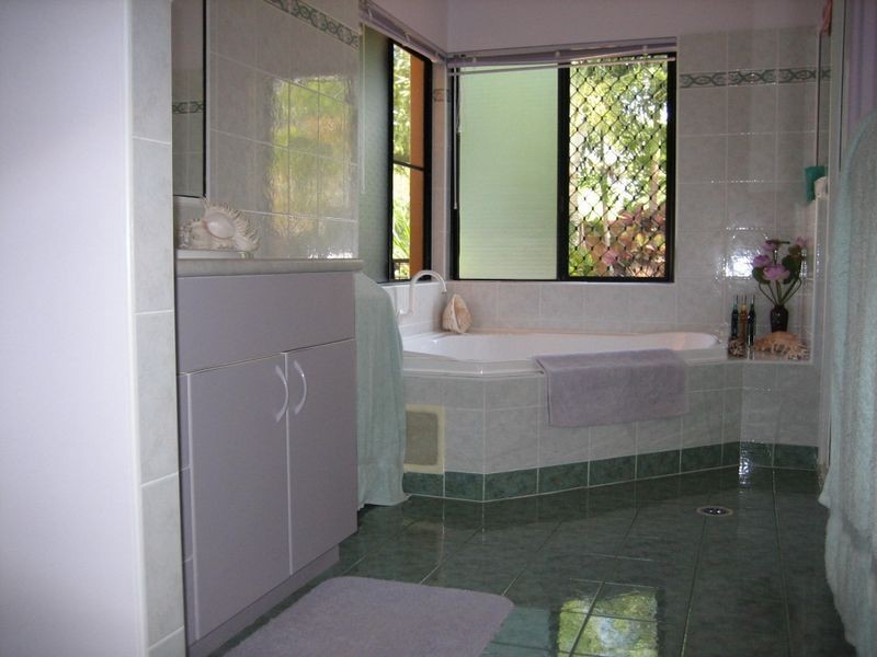 15 Livistonia Close, Bushland Beach QLD 4818