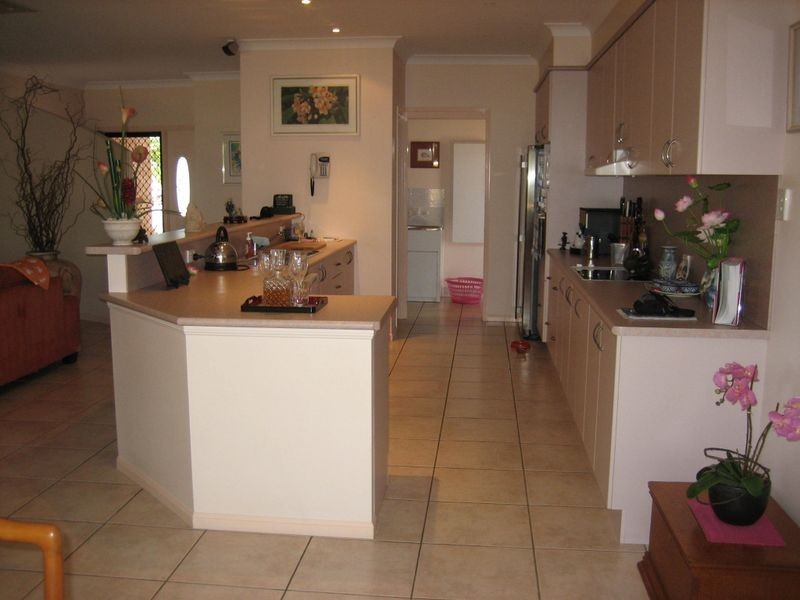 15 Livistonia Close, Bushland Beach QLD 4818