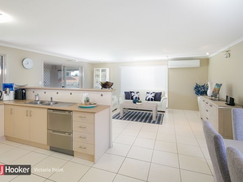 8 Gladebourne Crescent, Victoria Point QLD 4165