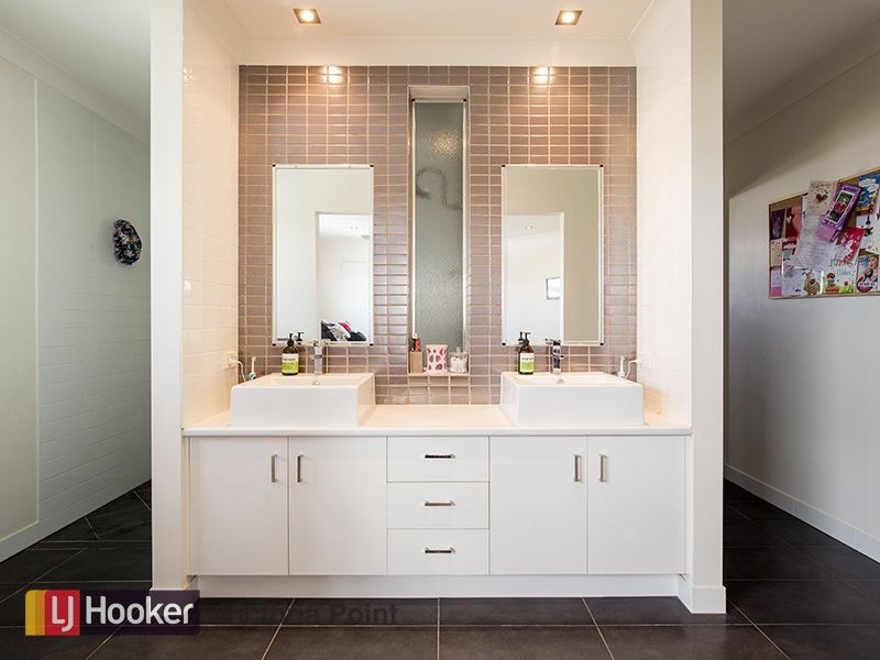 9 Creedin Court, Redland Bay QLD 4165