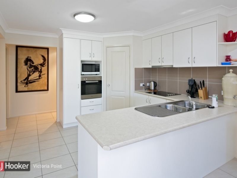 10 Scampi Place, Redland Bay QLD 4165