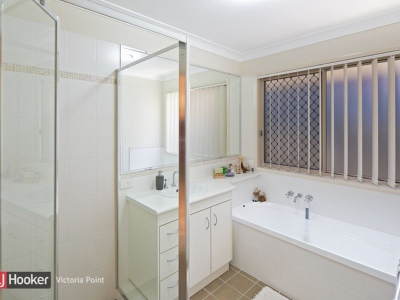 10 Scampi Place, Redland Bay QLD 4165