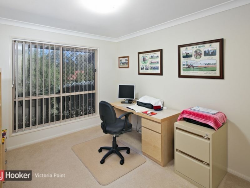 10 Scampi Place, Redland Bay QLD 4165