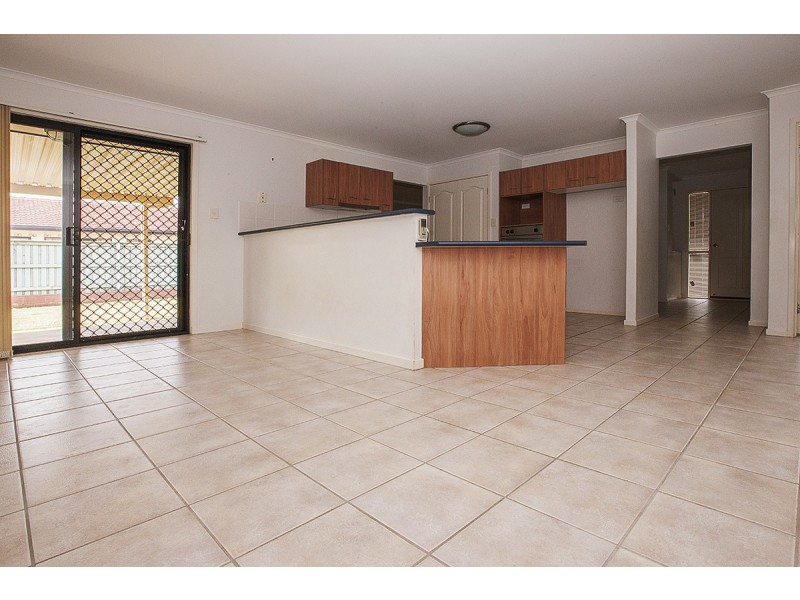 8 Kimbolton Drive, Redland Bay QLD 4165