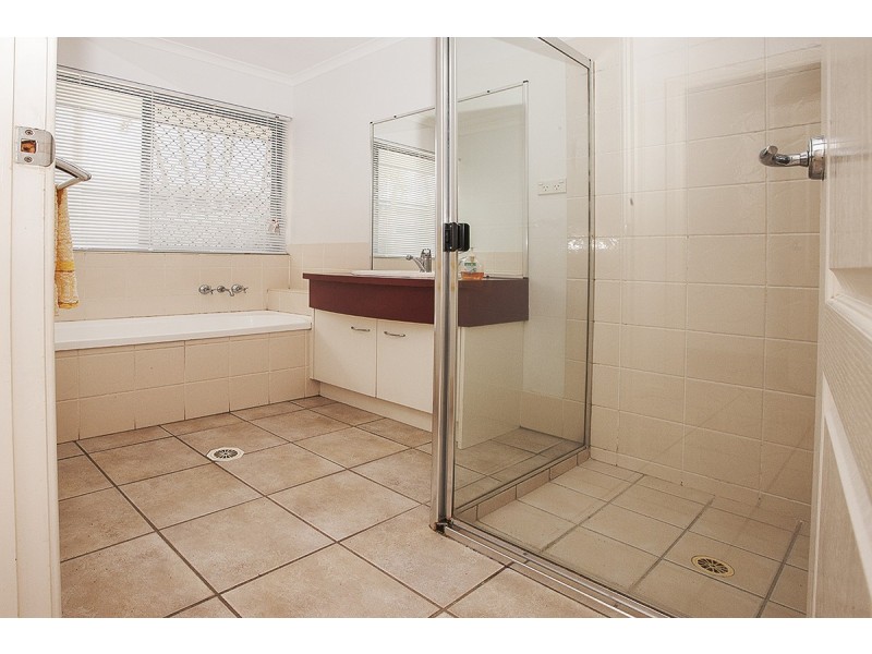 8 Kimbolton Drive, Redland Bay QLD 4165