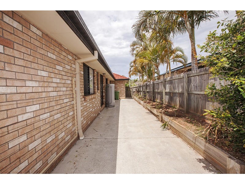 8 Kimbolton Drive, Redland Bay QLD 4165