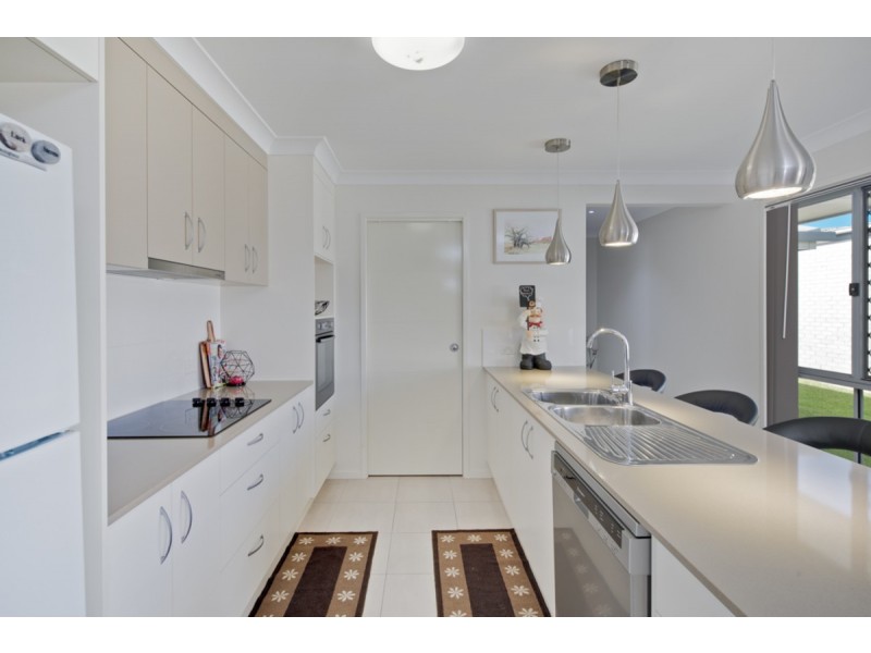 104 Bunker Road, Victoria Point QLD 4165
