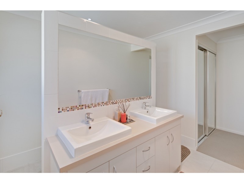 104 Bunker Road, Victoria Point QLD 4165