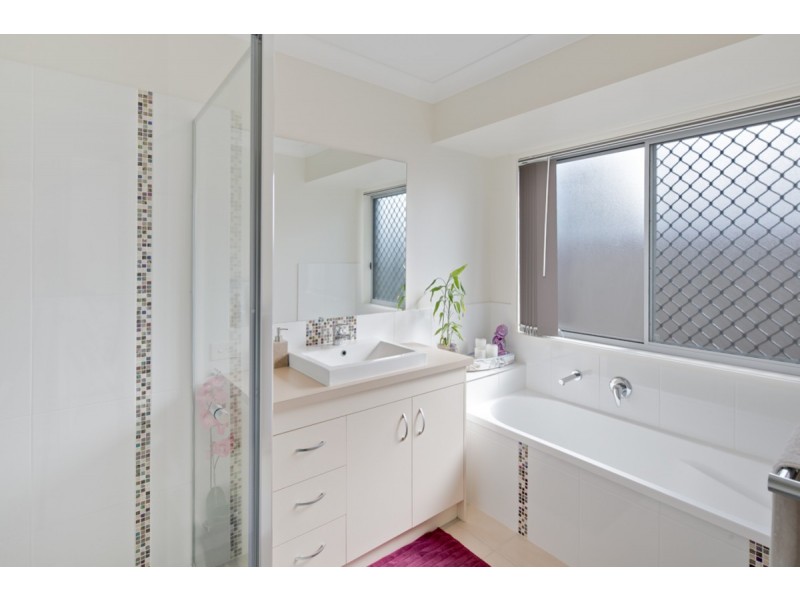 104 Bunker Road, Victoria Point QLD 4165