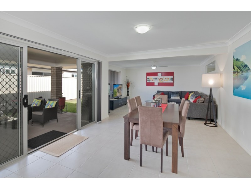 104 Bunker Road, Victoria Point QLD 4165