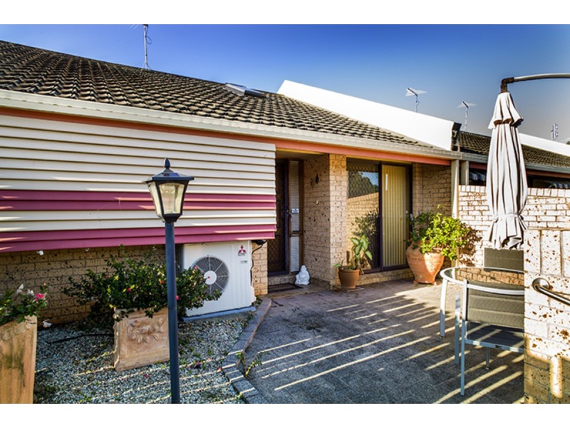 2/5 Thompson Street, Victoria Point QLD 4165
