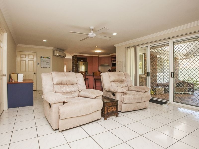 9 Bottlebrush Court, Victoria Point QLD 4165