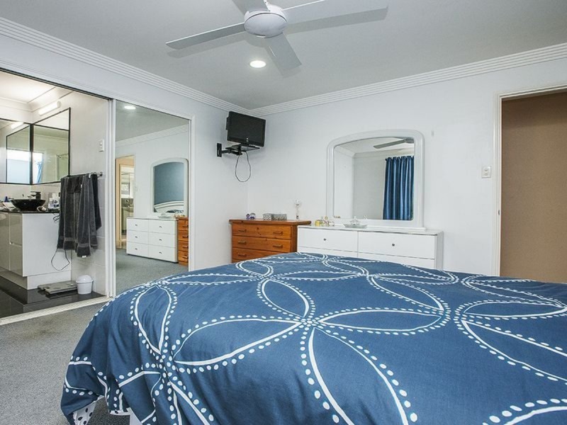 9 Bottlebrush Court, Victoria Point QLD 4165